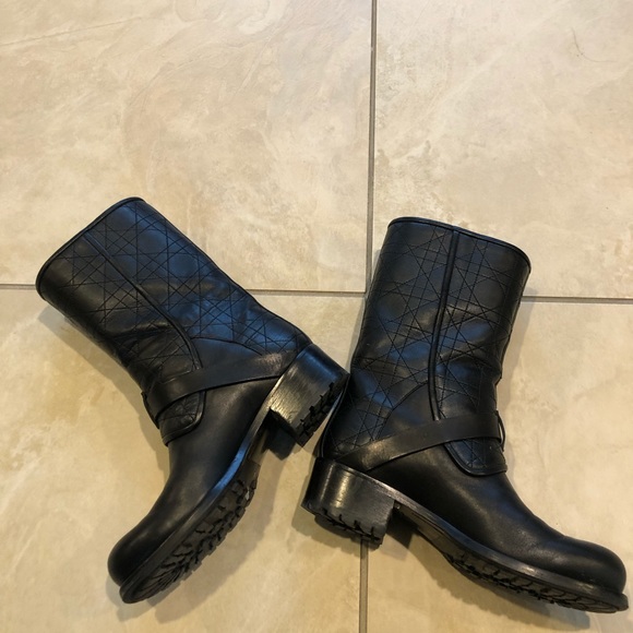 CHRISTIAN DIOR
Black Cannage Quilted Leather Boots Size 37 - Picture 5 of 7